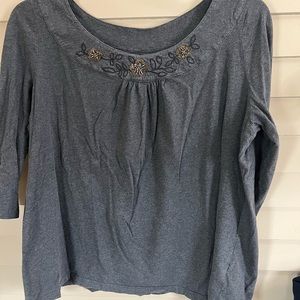 🐝TOMMY HILFIGER Grey 3/4 sleeve top with black  embellished neckline Size 1X